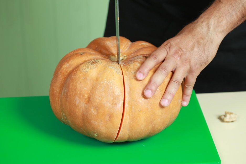 How To Cut And Clean A Pumpkin How To Cut And Clean A Pumpkin