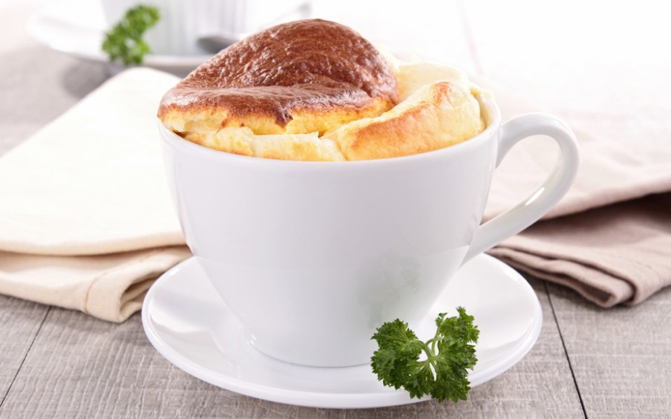 How to prepare a soufflé (sweet or savory)