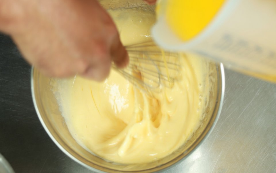 What do mayonnaise sauce and Hollandaise sauce have in common?