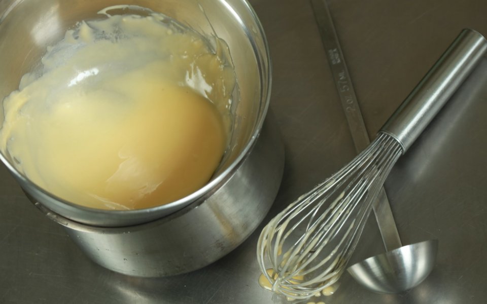 Hollandaise sauce: What equipment do I need to make it?