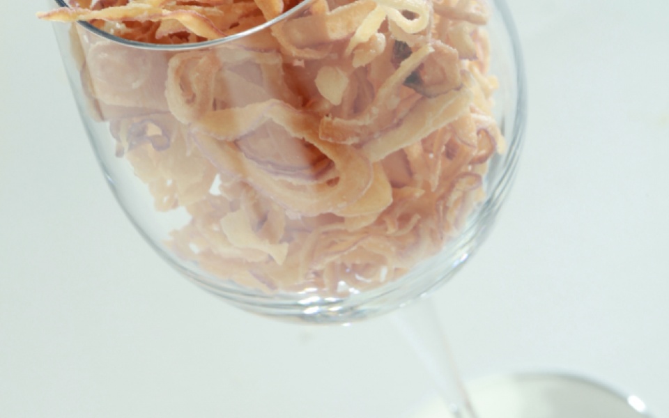 Crispy fried onions | Yiannis Lucacos