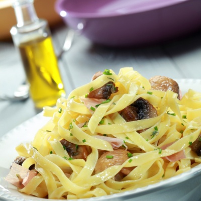 Tagliatelle with mushrooms, prosciutto and thyme | Yiannis Lucacos