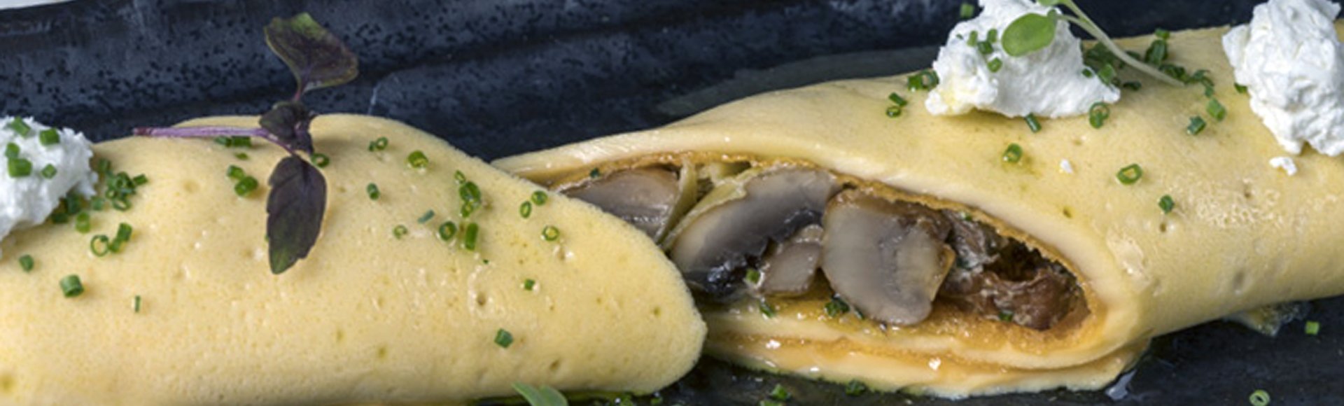 Γαλλική ομελέτα με μανιτάρια σοτέ και τυρί κρέμα