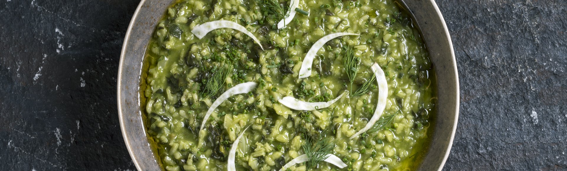 Risotto with spinach, fennel and dill (greek style spanakorizo)