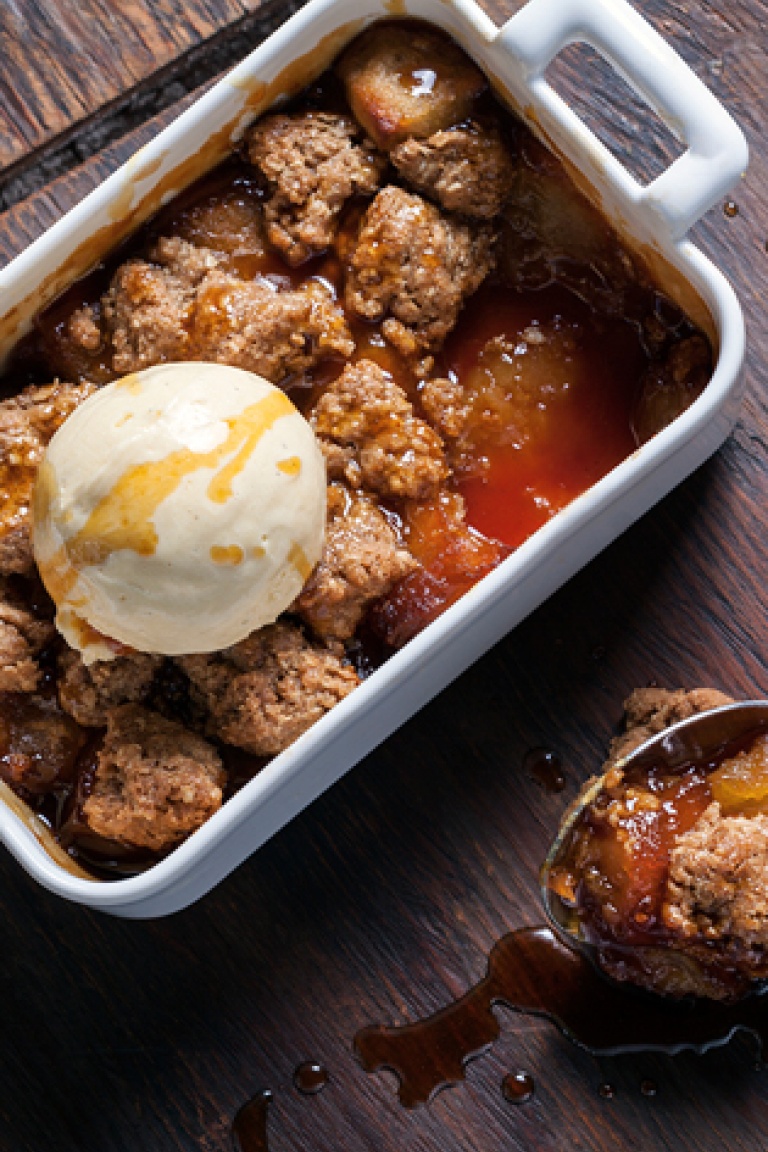 Apple crumble με παγωτό βανίλια