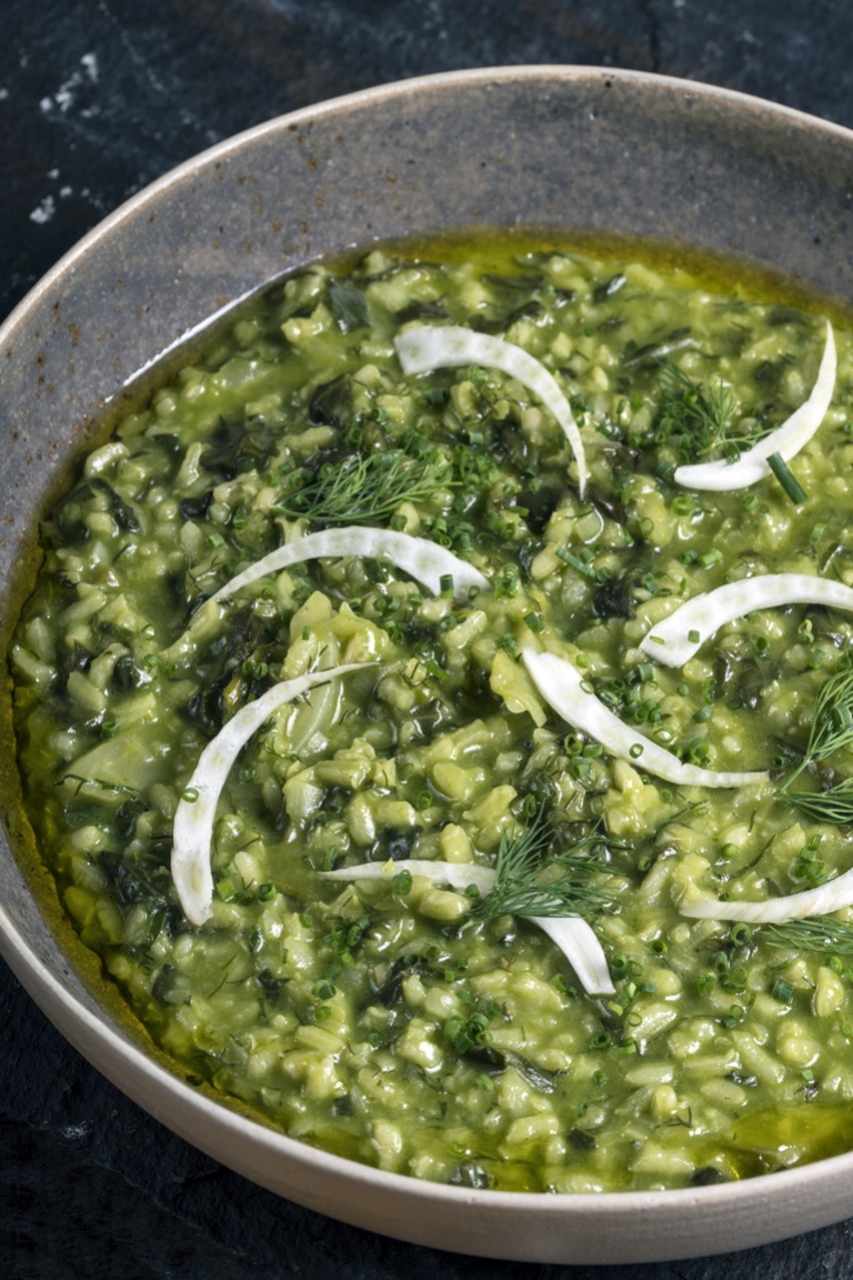 Risotto with spinach, fennel and dill (greek style spanakorizo)