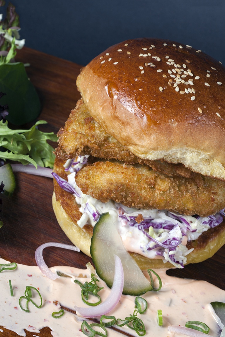 Crispy chicken burger