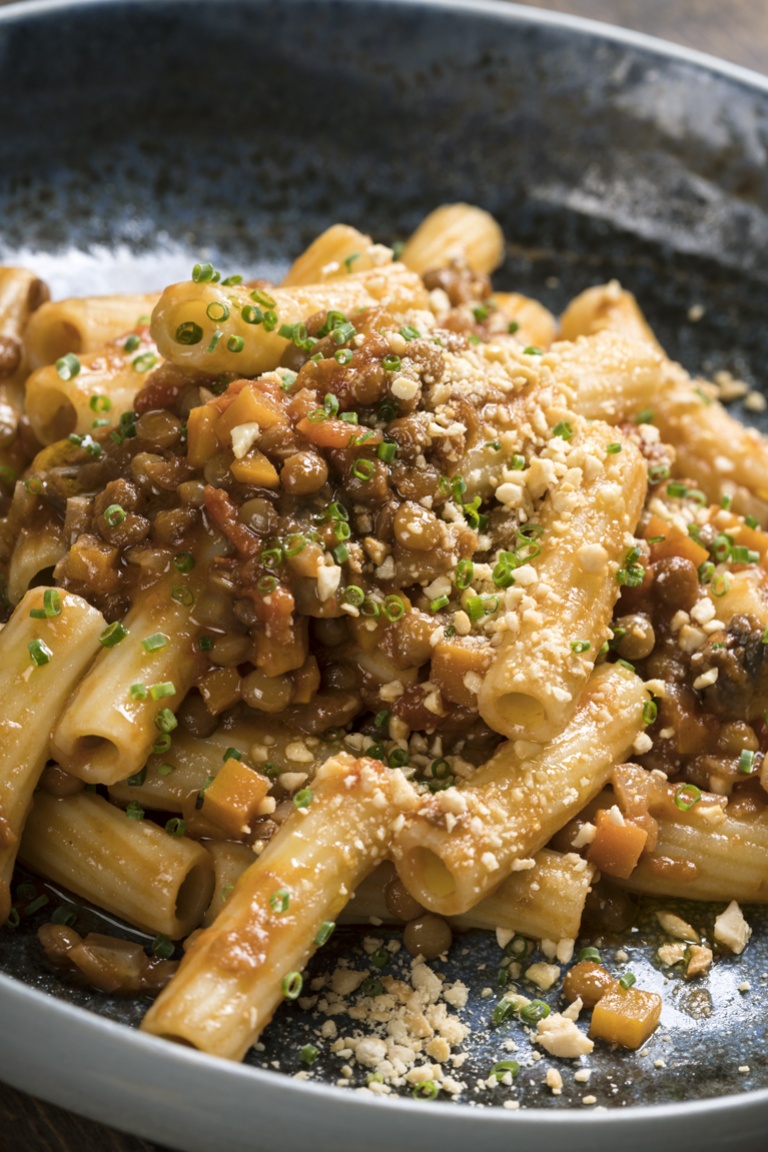 Ριγκατόνι με vegan σάλτσα Bolognese