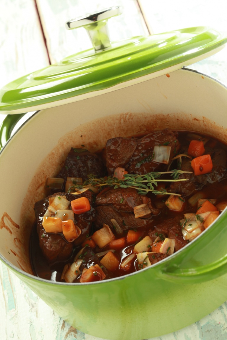 Braised beef with red wine and vegetables