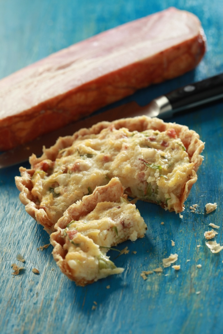 Potato, asparagus and bacon tart