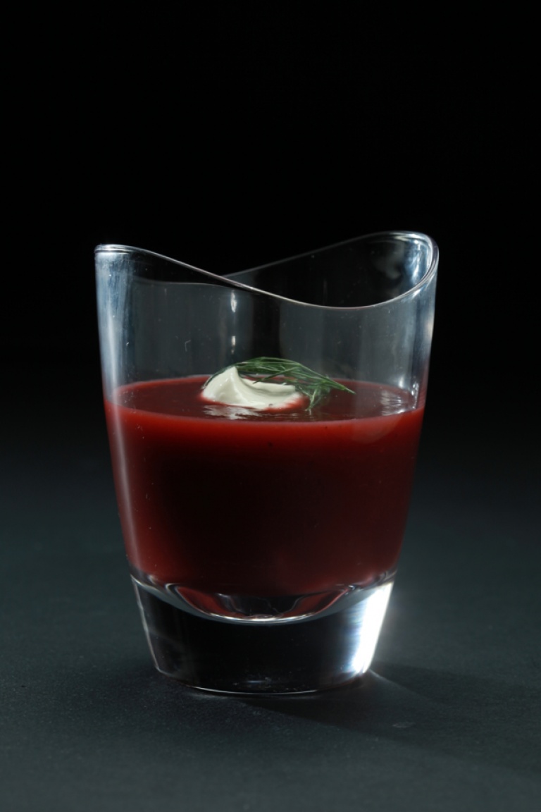 Beet soup with fennel and ginger 